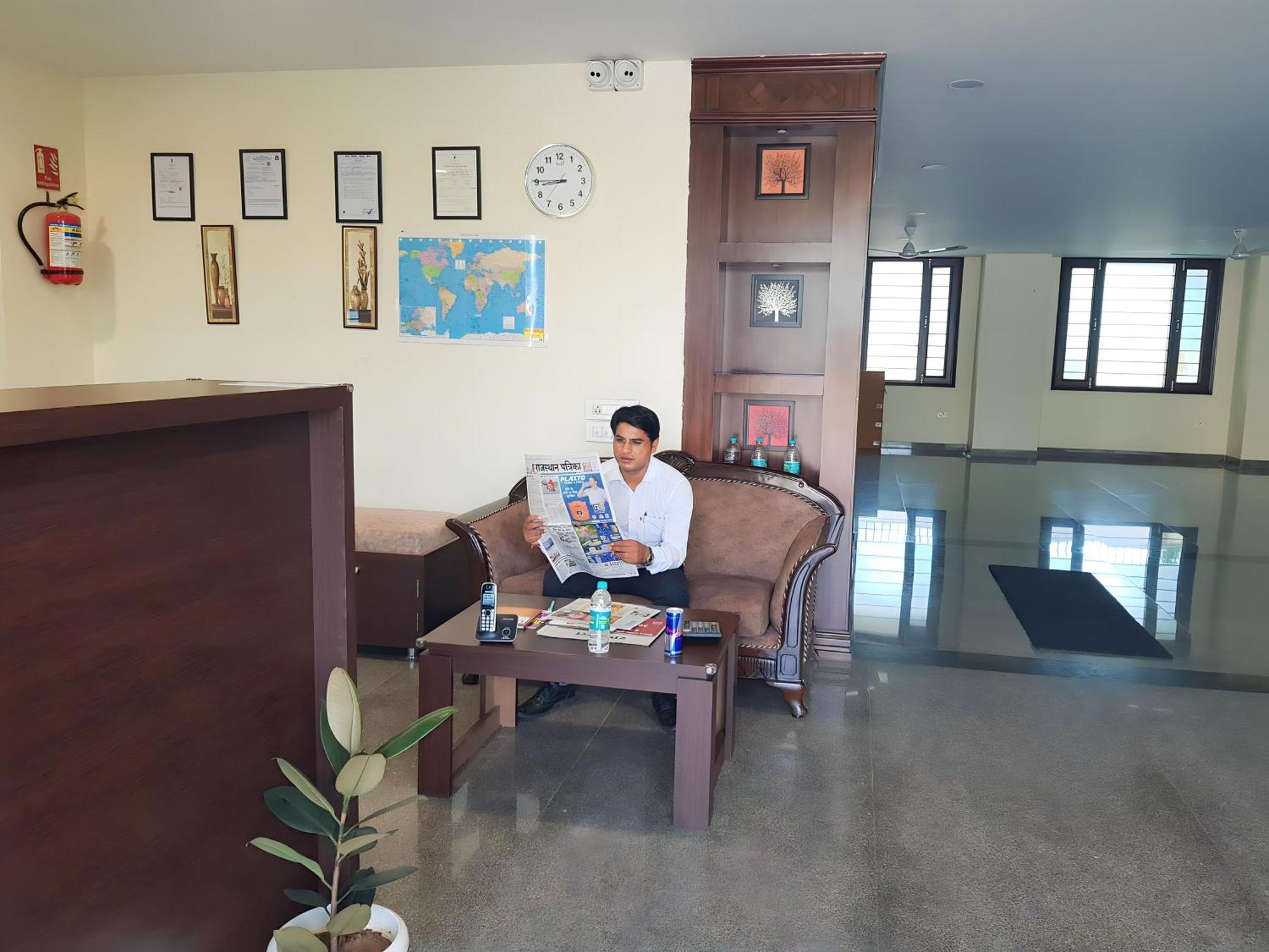 Hotel Sheerha Royal Residency-Near Jaipur Airport Esterno foto
